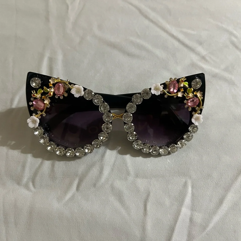 Sunglasses I Women’s I Sunglasses I Multicolor-Black l Floral Embellished - Picture 1 of 4
